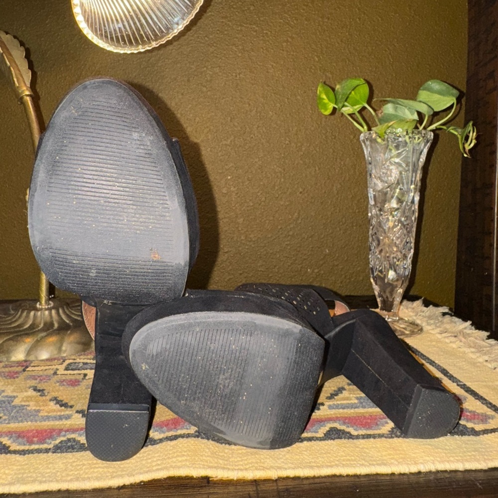 Slingback Heel - Picture 7 of 10